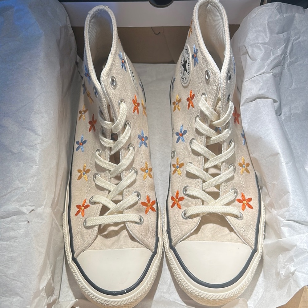 Spring flowers chuck Taylor’s